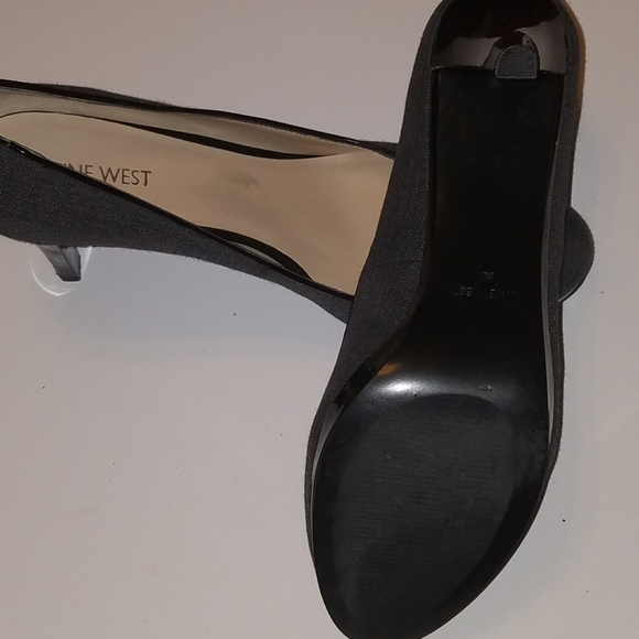 Nine West 9M, gray fabic like, blk heel - Picture 5 of 7